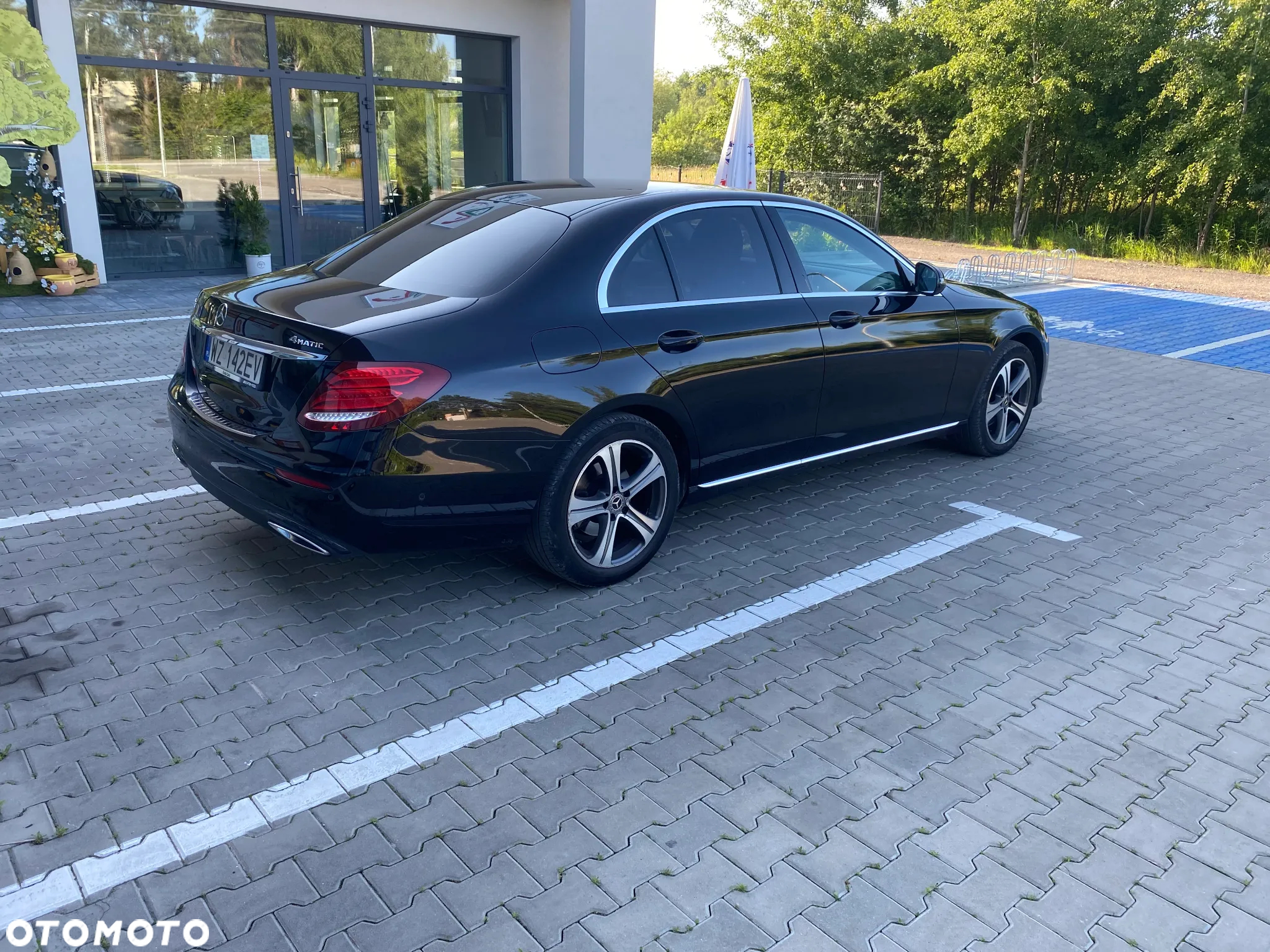 Mercedes-Benz Klasa E 220 d 4-Matic 9G-TRONIC - 16