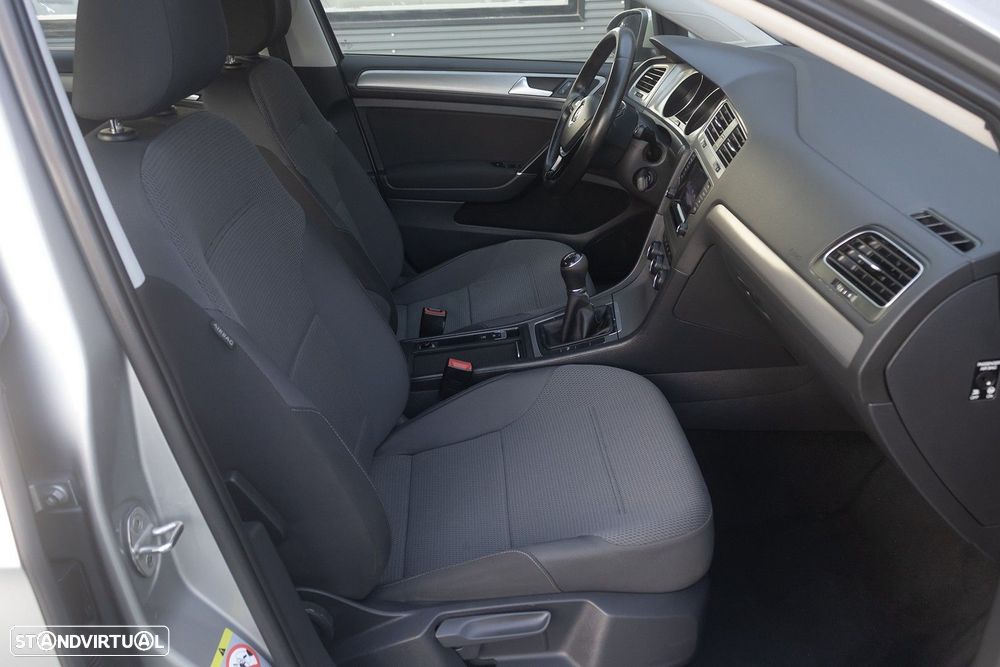 VW Golf 1.6 TDi Confortline - 21