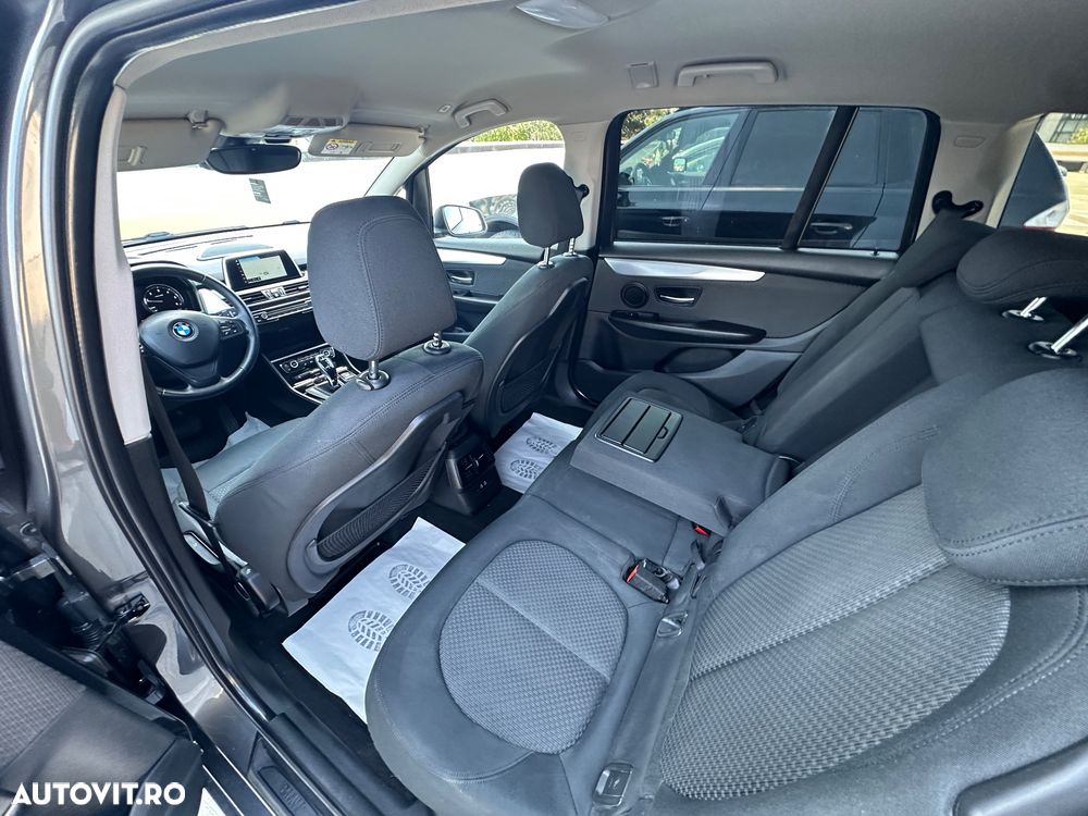 BMW Seria 2 218d Sport-Aut. Sport Line - 12