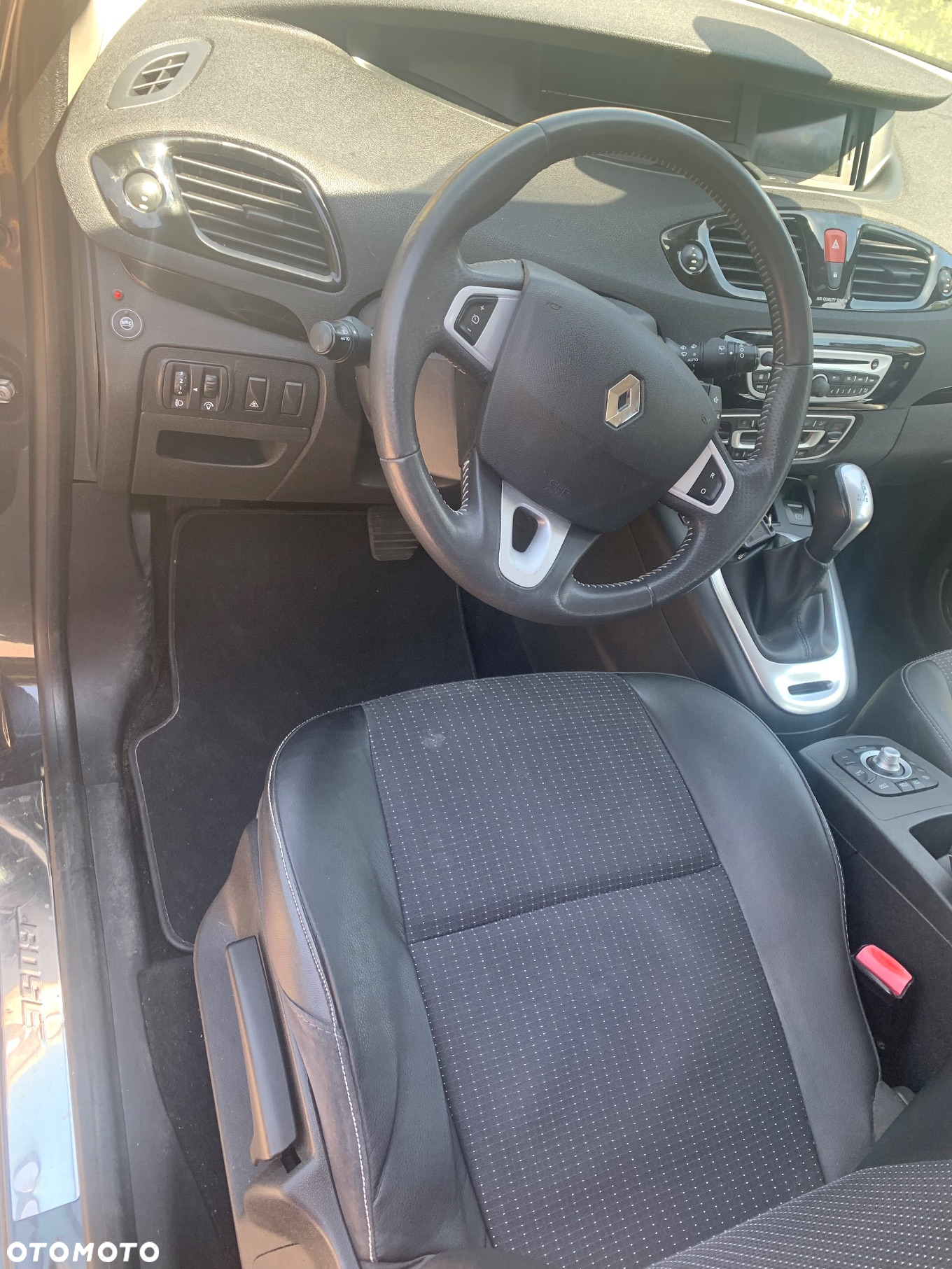 Renault Scenic 2.0 16V 140 CVT Bose Edition - 9