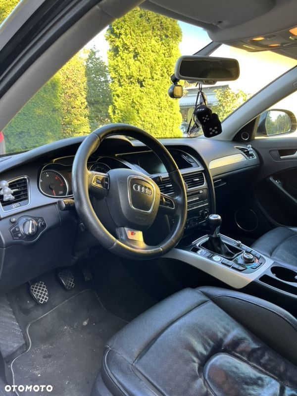 Audi A4 Limousine - 6