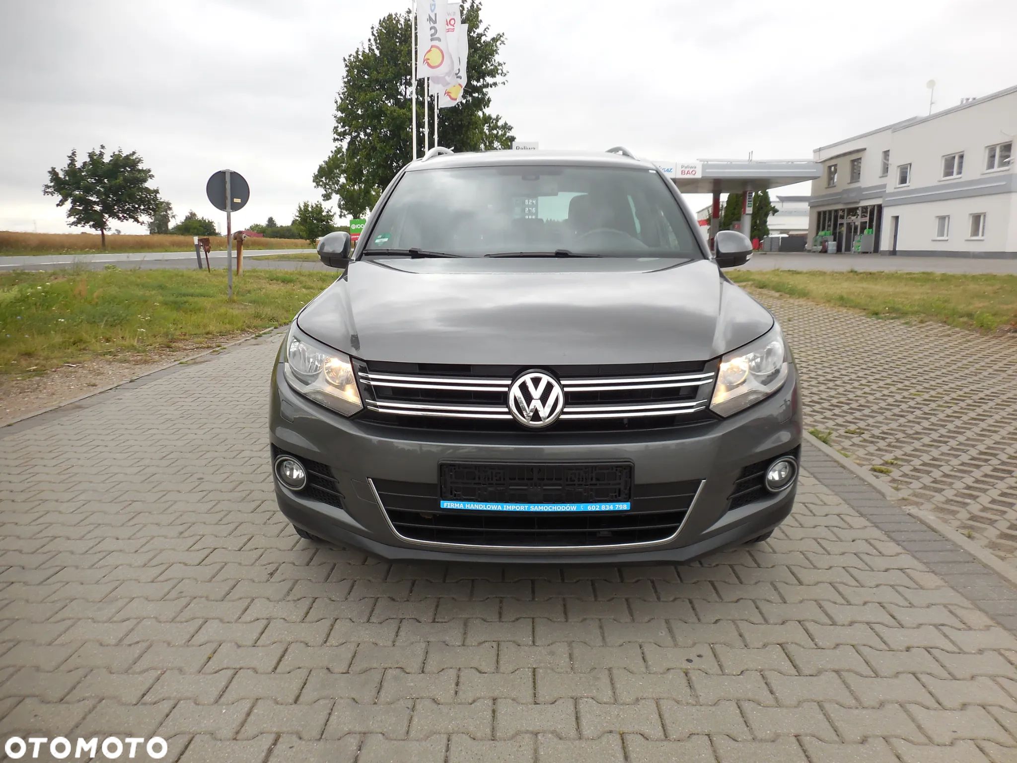 Volkswagen Tiguan - 1