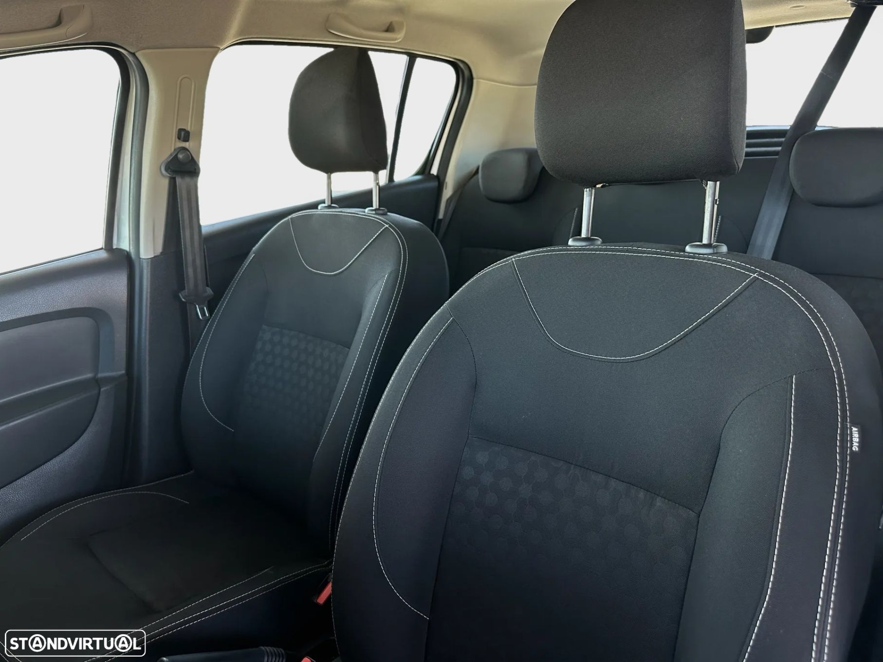 Dacia Sandero - 8
