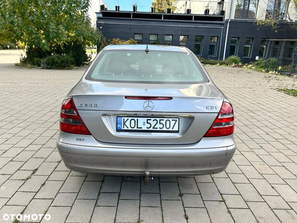 Mercedes-Benz Klasa E 200 CDI Classic - 14