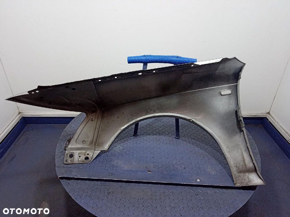 AUDI A6 C6 4F 04-BŁOTNIK PRZÓD PRAWY LY7Q - 7