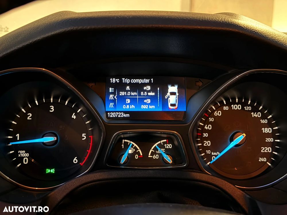 Ford Focus - 8