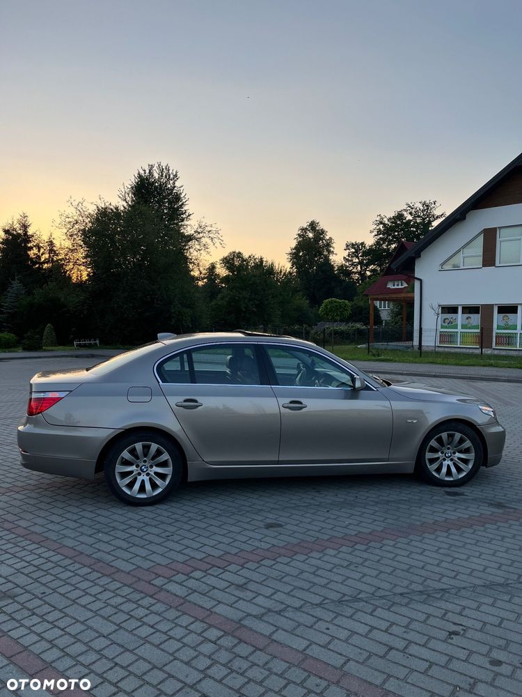 BMW Seria 5 525d - 2