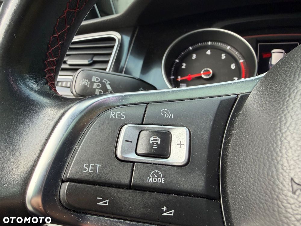 Volkswagen Golf GTI Performance BlueMotion Technology DSG - 32
