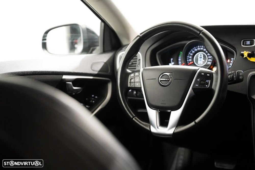 Volvo V40 Cross Country 2.0 D2 Momentum Geartronic - 10