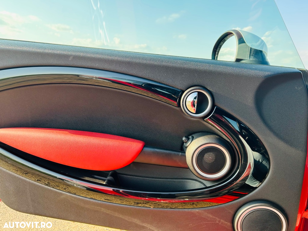 Mini John Cooper Works Coupe - 17