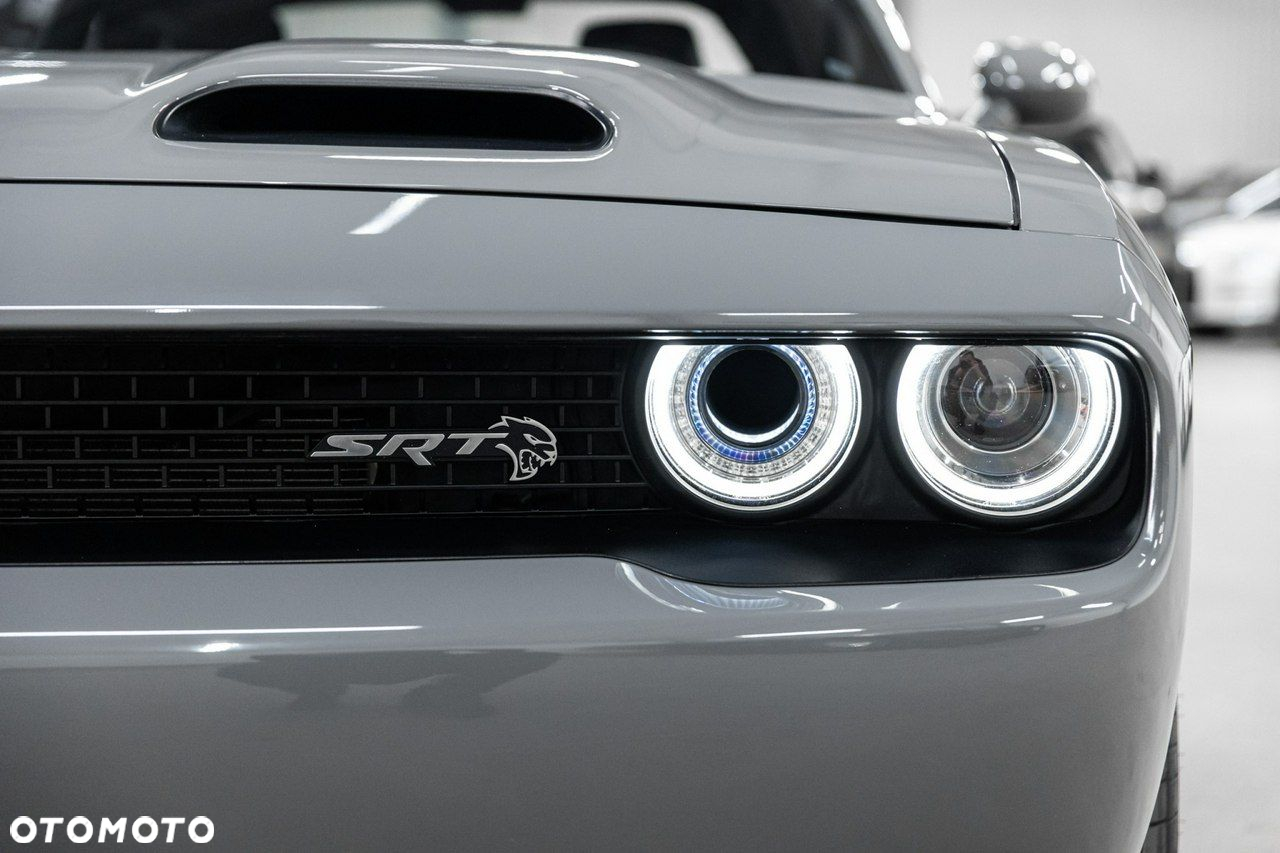 Dodge Challenger - 15