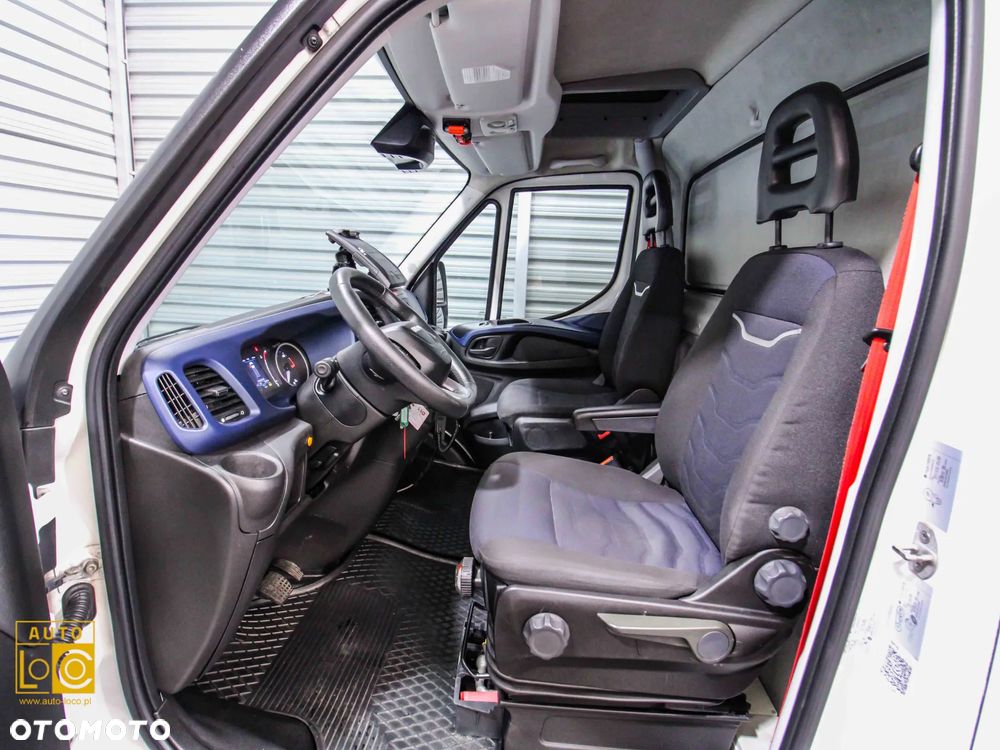 Iveco DAILY CHŁODNIA + MROŹNIA + AGREGAT x 2 + AUTOMAT - 8