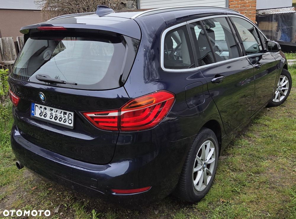 BMW Seria 2 218d - 5