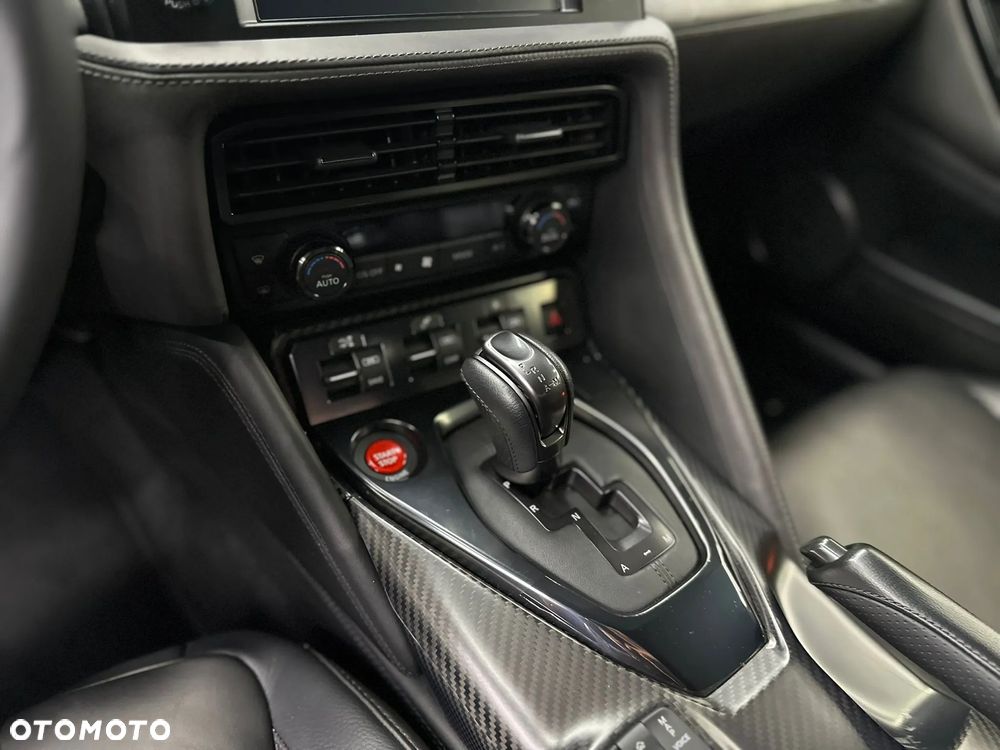 Nissan GT-R Prestige - 18