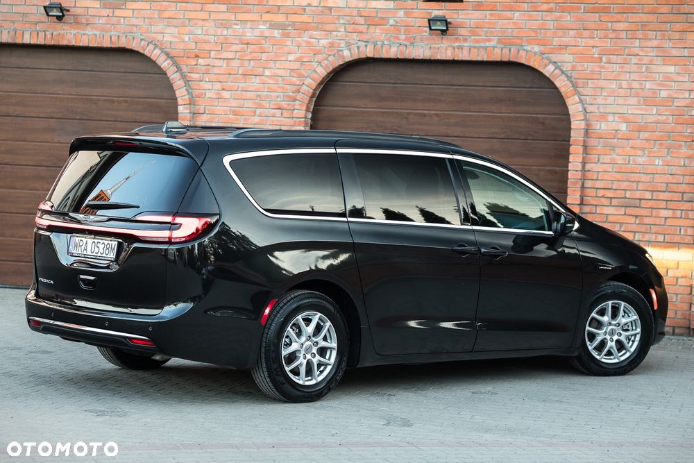 Chrysler Pacifica - 11