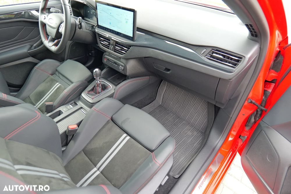 Ford Focus - 17