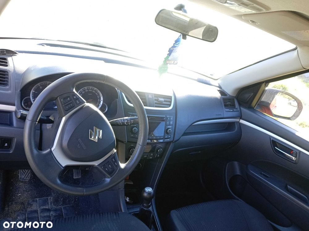Suzuki Swift 2011 photo 5