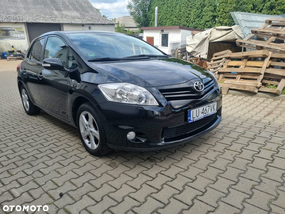 Toyota Auris 1.6 Premium + - 1