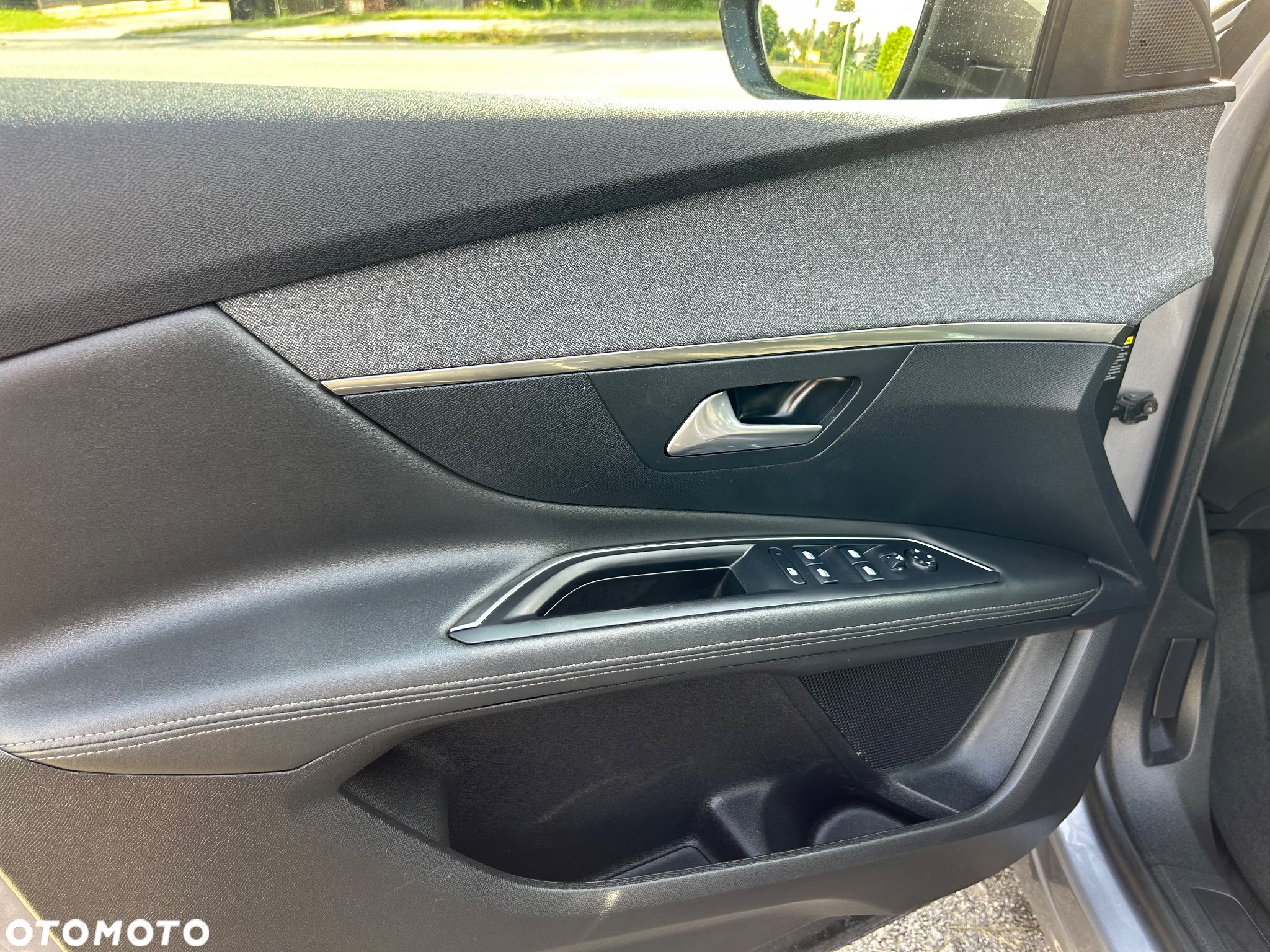 Peugeot 3008 1.5 BlueHDi Allure S&S EAT8 - 22