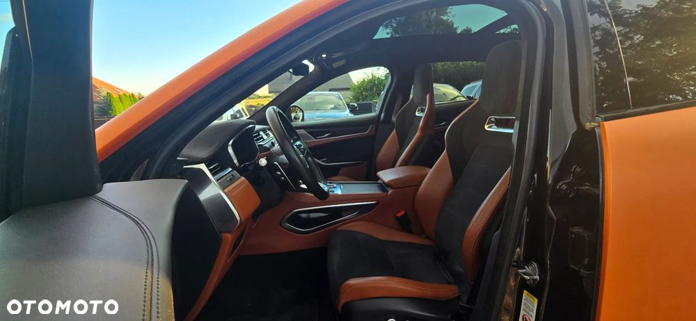 Jaguar F-Pace AWD SVR - 15