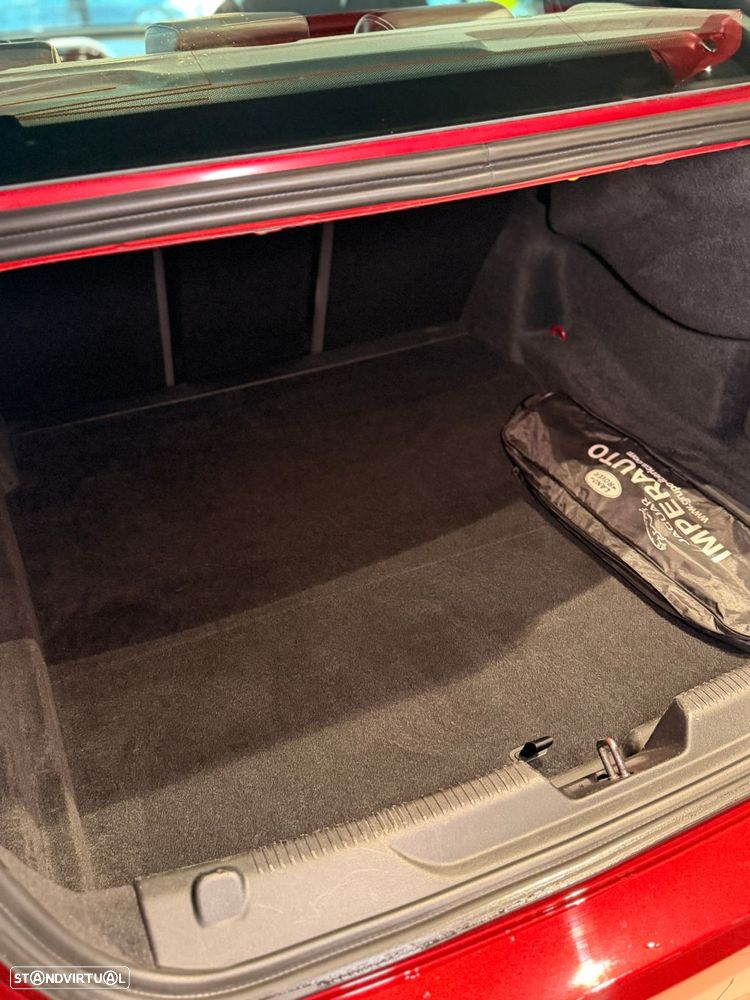 Jaguar XE 2.0 D R-Dynamic S - 56