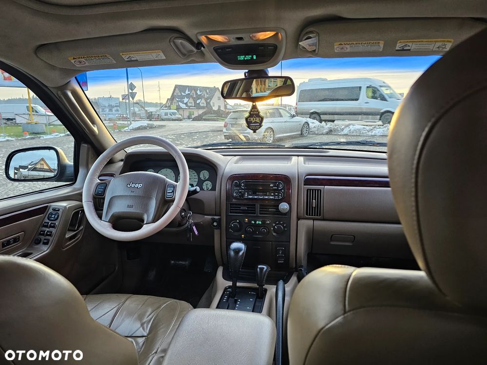 Jeep Grand Cherokee - 17