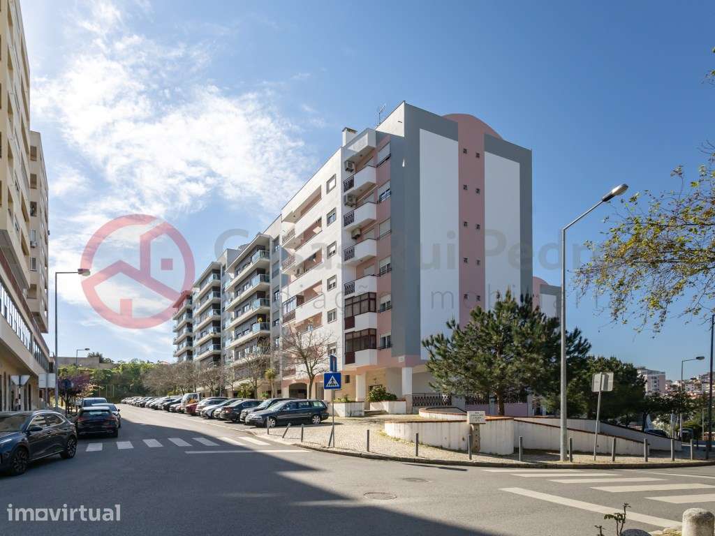 Apartamento T2 moderno com arrecadação e parqueamento, Rua José Afo... - Grande imagem: 3/60