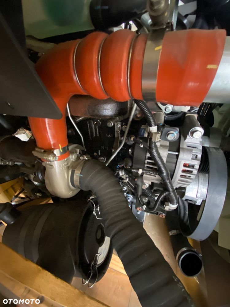 Silnik Perkins DOOSAN Dx165 - 3