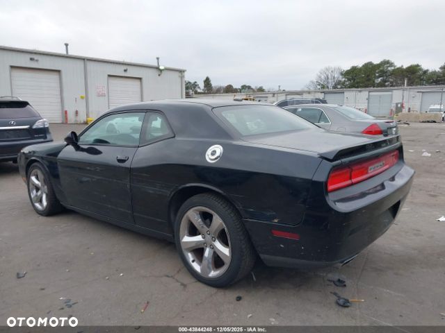 Dodge Challenger - 3