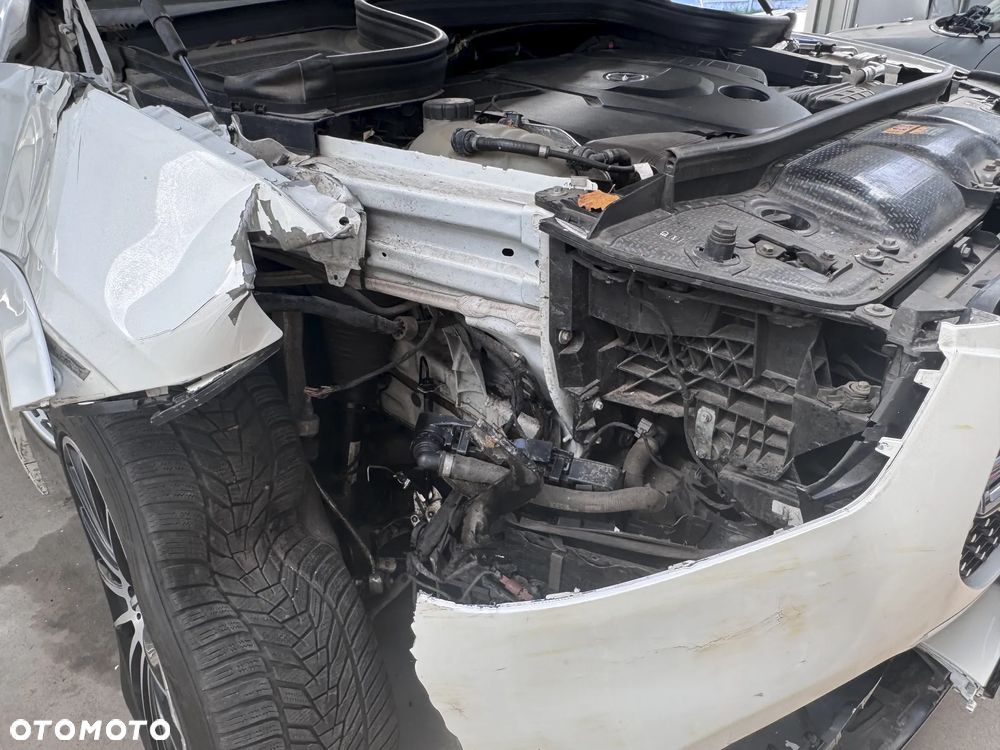 Mercedes-Benz GLE 400 d 4Matic 9G-TRONIC AMG Line - 12