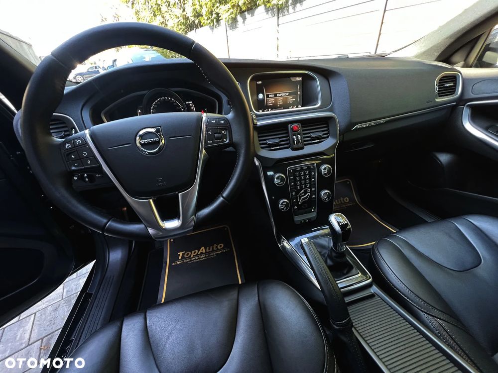 Volvo V40 Cross Country T3 Momentum - 25