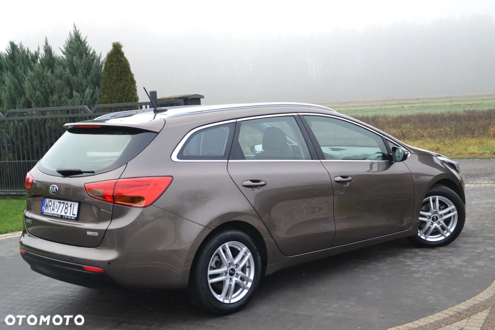 Kia Ceed 1.6 GDI Dream-Team Edition - 15