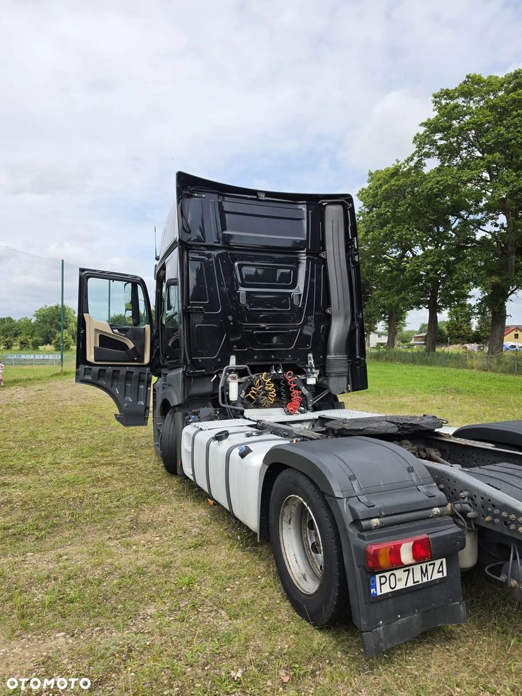 Mercedes-Benz Actros - 14