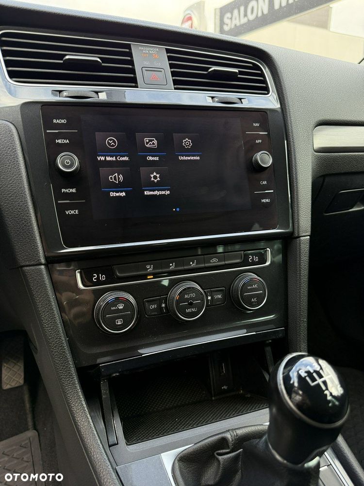 Volkswagen Golf - 31