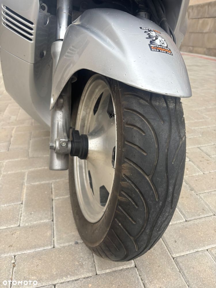 Suzuki Burgman - 12