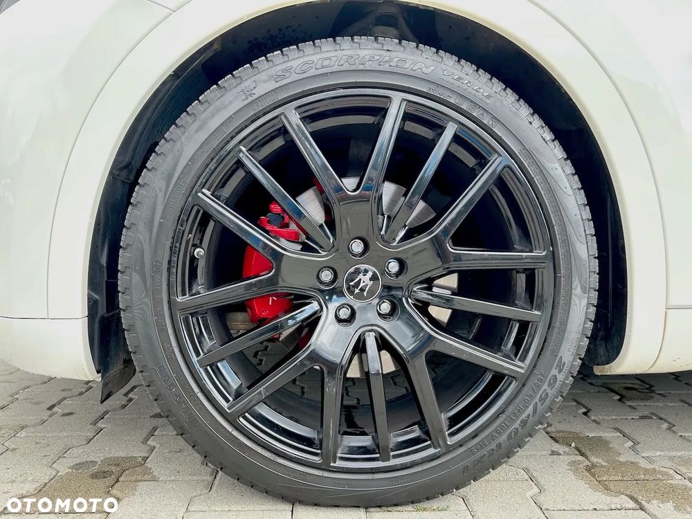 Maserati Levante Q4 - 7