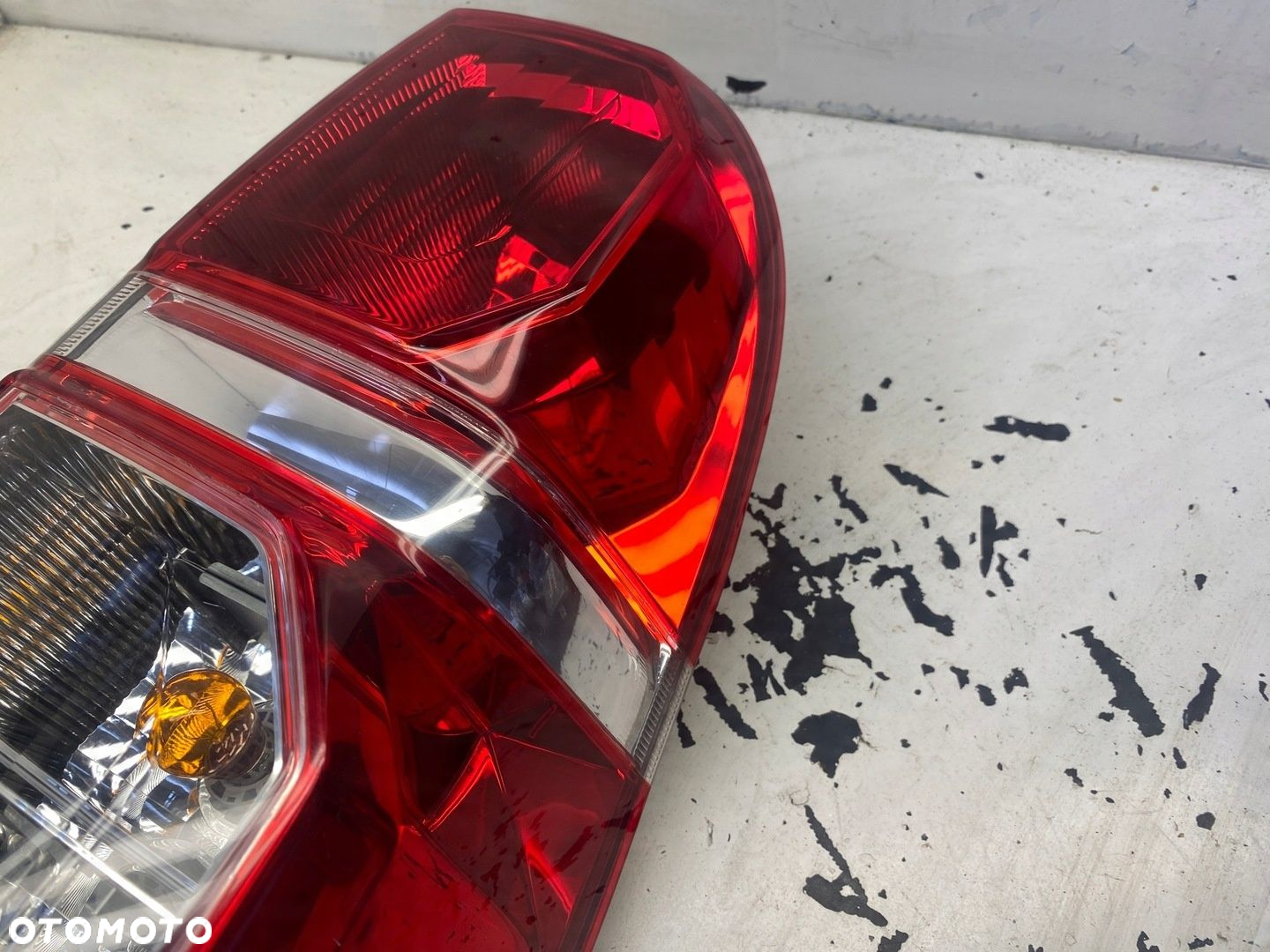 TOYOTA HILLUX VIII LAMPA PRAWY TYŁ - 7