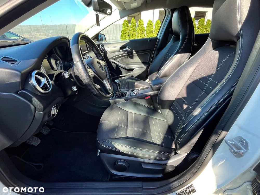 Mercedes-Benz Klasa A 180 BlueEfficiency Edition - 16