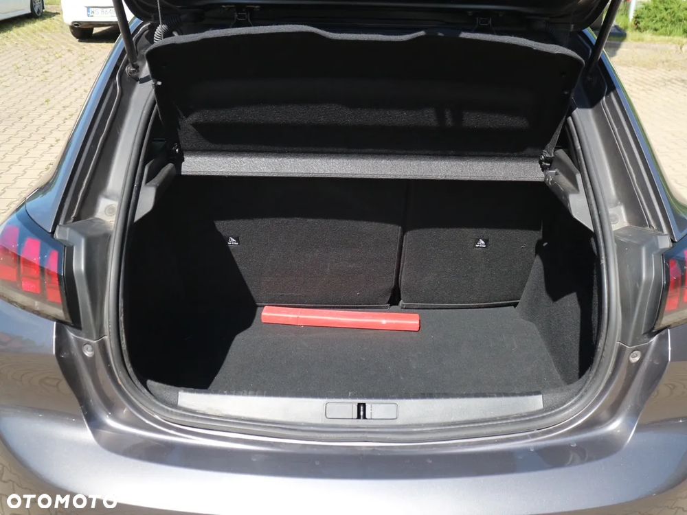 Peugeot 208 - 12
