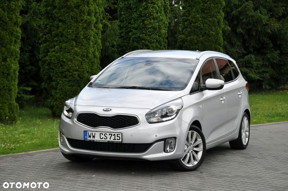 Kia Carens - 9