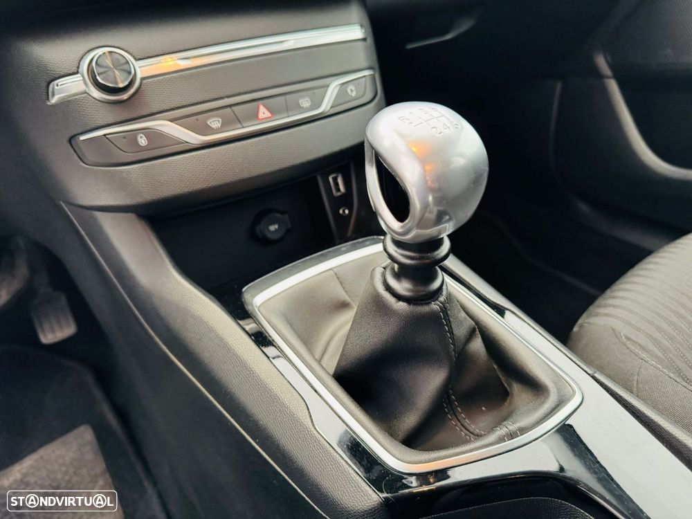 Peugeot 308 1.6 BlueHDi Style - 11