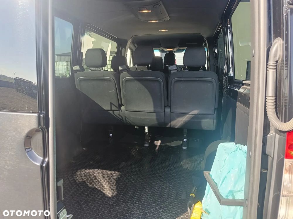 Mercedes-Benz Sprinter - 11