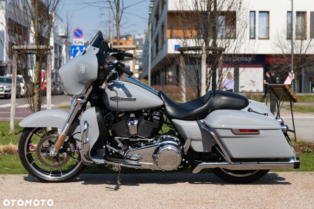 Harley-Davidson Touring Street Glide - 1