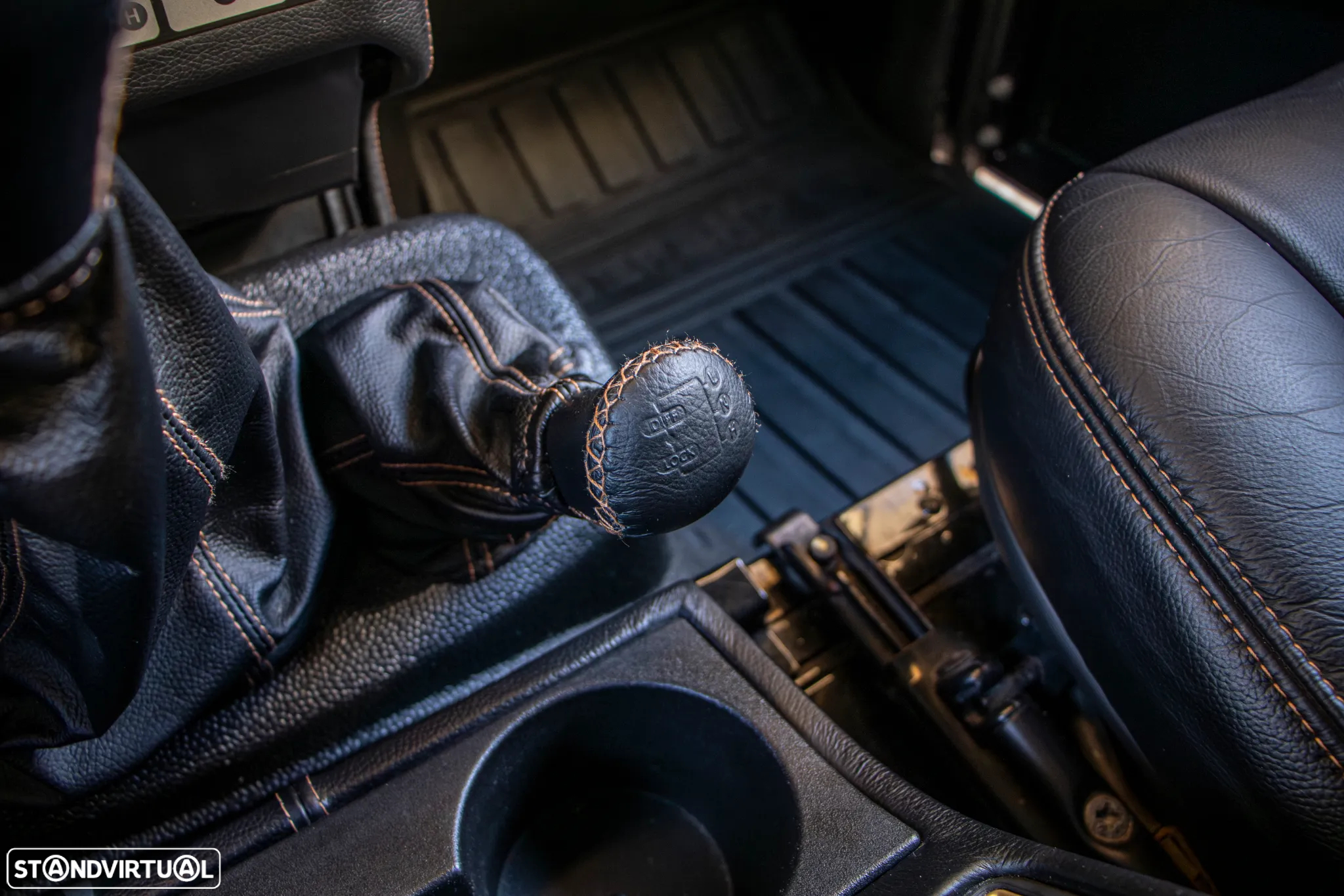 Land Rover Defender 90 SW 2.4 CRD S - 21