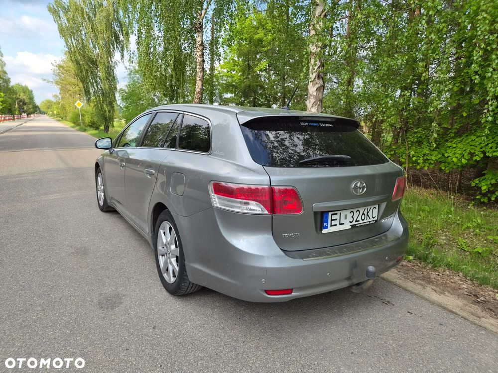 Toyota Avensis 2.0 D-4D Luna - 22