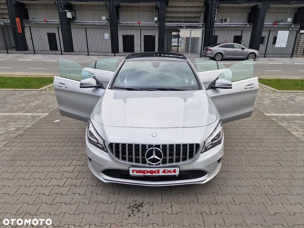 Mercedes-Benz CLA 250 4-Matic AMG Line - 17
