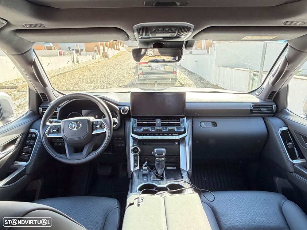 Toyota Land Cruiser - 5