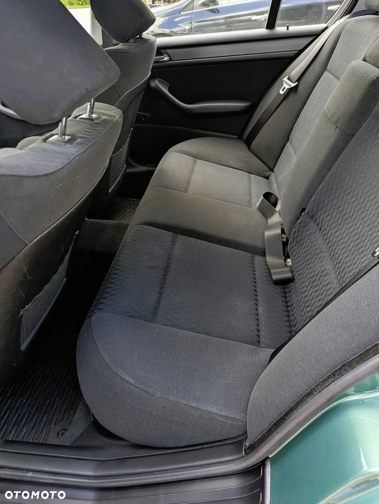 BMW Seria 3 - 15
