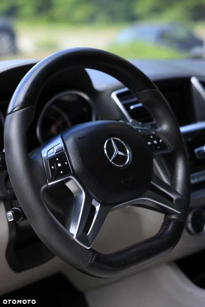 Mercedes-Benz ML - 27