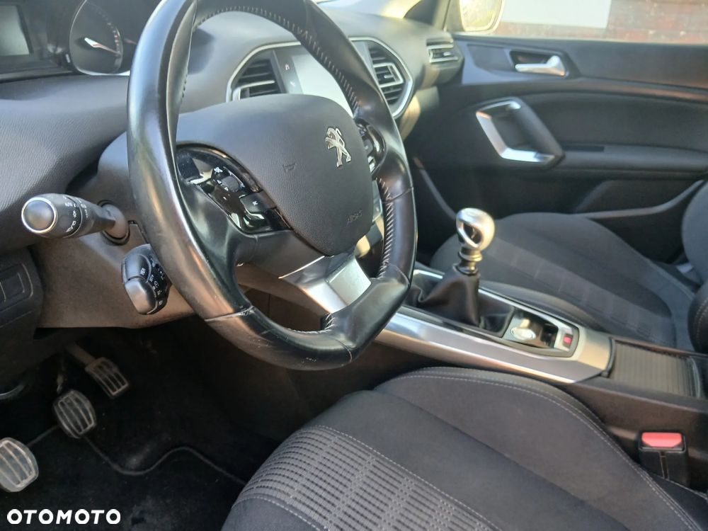 Peugeot 308 1.2 PureTech GPF Active Pack Business S&S - 17